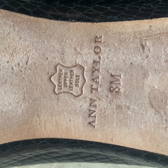 ANN TAYLOR BLACK TEXTURED LEATHER BALLET FLATS - SZ 8M - Picture 5 of 5